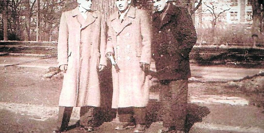 Studenci (od lewej): Łęgowski, Gronet, Marchlik. Rok 1955