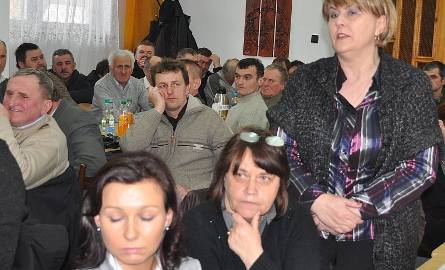 Dyrektorka Szkoły Podstawowej w Mninie Barbara Janiszewska apelowała do radnych o głosowanie przeciwko wnioskowi wójta