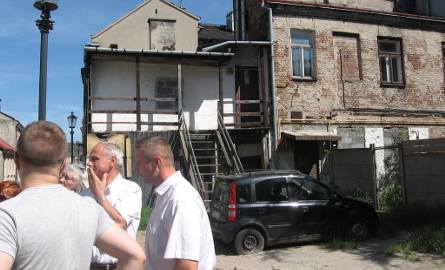Taka wizja lokalna pomogła zorientowała radnych w planach rewitalizacji Miasta Kazimierzowskiego.