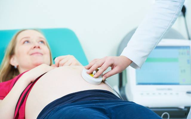 Nowe zalecenia pomogą uniknąć powikłań ciąży. Dotyczą przyszłych mam z otyłością oraz wagi podczas oczekiwań na dziecko