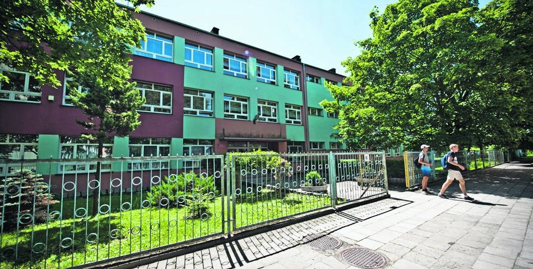 Gimnazjum nr 7 w budynku przy ul. Wańkowicza 26 ma działać do końca czerwca 2019. Radni PO chcą, by po tym terminie (a może nawet wcześniej), działał