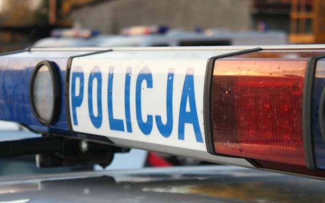 Kraków. Pijany kierowca BMW spowodował kolizję. Zatrzymał go policjant po służbie. „Z samochodu wydobywał się dym”