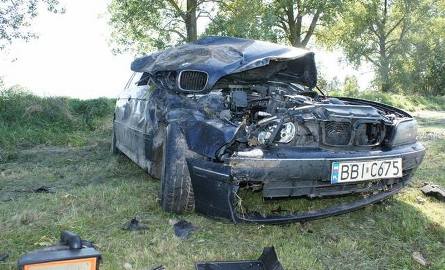 BMW wypadło z drogi i dachowało. 19- letni Gabriel nie miał szans - nie żyje (nowe fakty, zdjęcia)