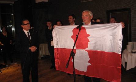 Mikołaj Grabowski otrzymał także flagę festiwalu