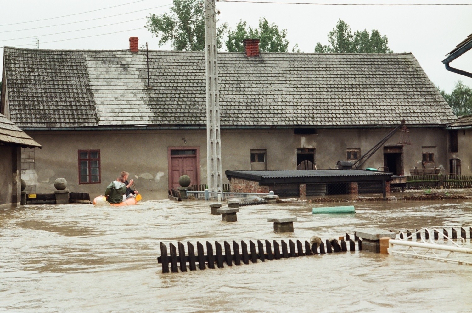 Powódź Tysiąclecia: 23 lata temu wielka woda spustoszyła ...