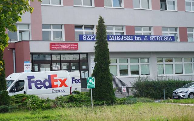 Tragiczny wypadek w szpitalu zakaźnym w Poznaniu! Nie żyje 60-letni pacjent, który wyskoczył z okna na szóstym piętrze. Miał koronawirusa