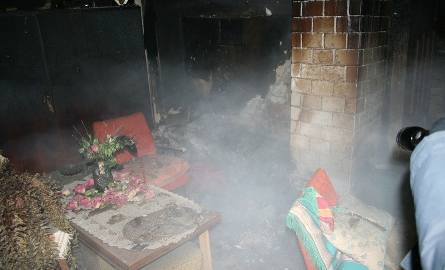 Tragiczny pożar w Dąbrowie Białostockiej! Strażacy znaleźli zwęglone zwłoki (zdjęcia)