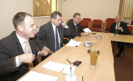 Tomasz Garbowski (po lewej), Sławomir Kłosowski, Leszek Korzeniowski i Henryk Kroll na przedwyborczej debacie w NTO. Wszyscy zostali posłami.