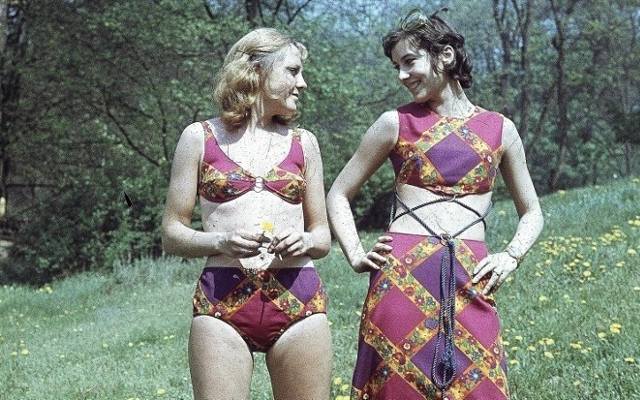 Moda i uroda w PRL-u. Ubrania były inspirowane modą francuską. Kobiety chętnie korzystały z usług fryzjerów i kosmetyczek ZDJĘCIA
