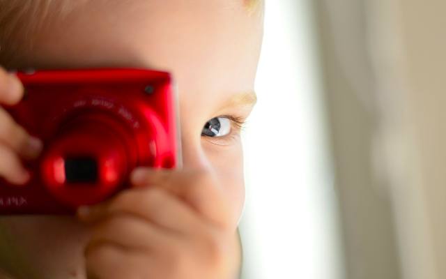 Ukryta kamera dla dziecka do żłobka lub przedszkola – co warto wiedzieć?
