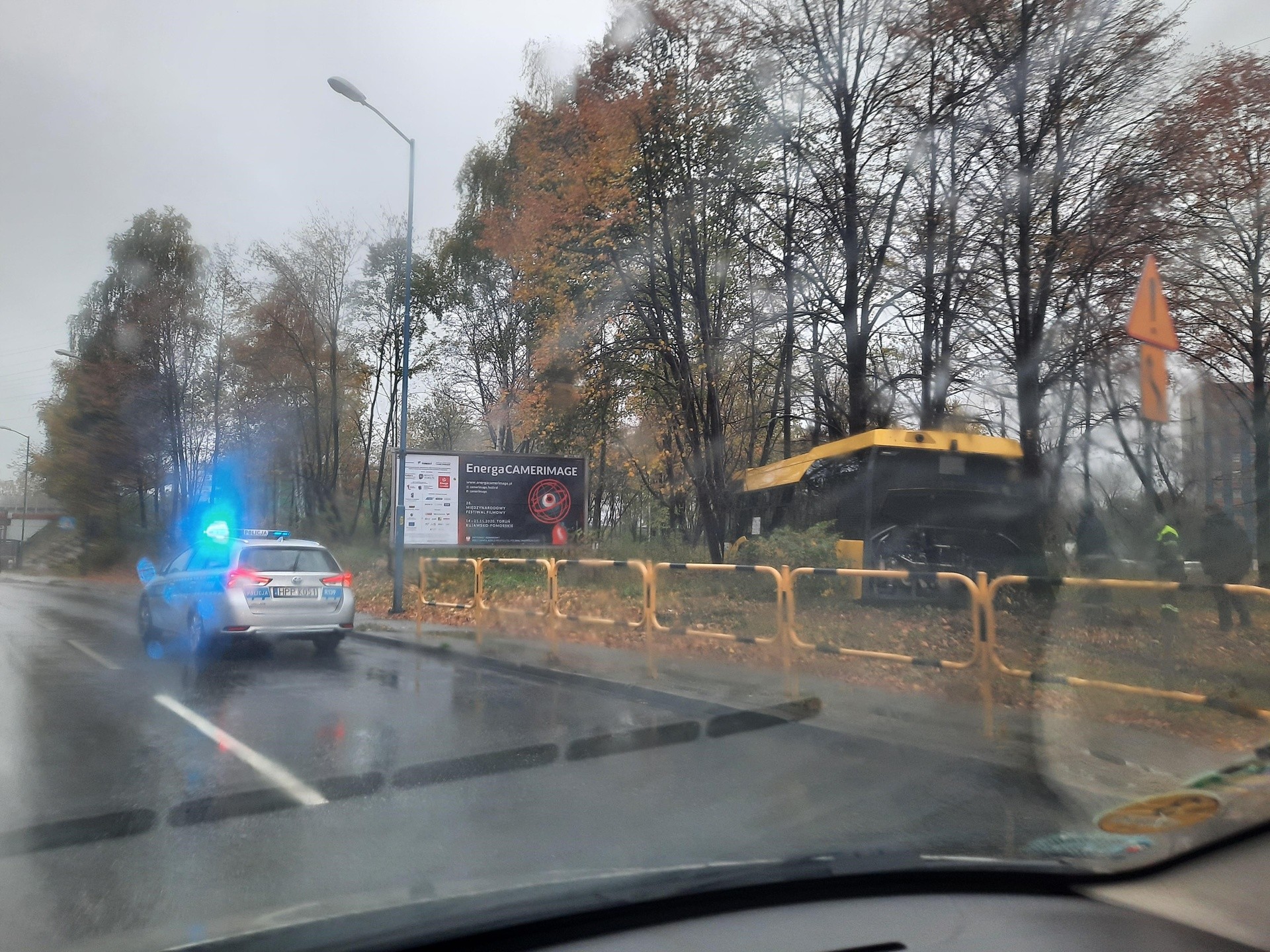 Wypadek w Katowicach Autobus staranował samochód osobowy