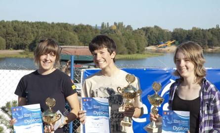 Zwycięzcy w klasie Laser (od lewej): Magda Okrzesik z Jaworzna, Wojtek Kosmala z Kielc i Joanna Dobrut z Kielc.