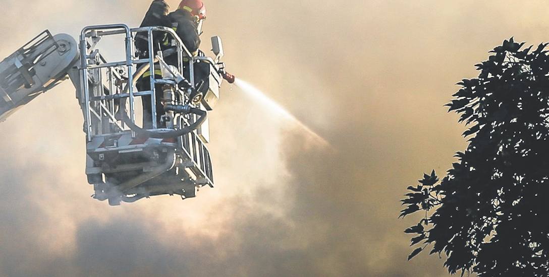 Akcja polskich strażaków jest planowana na czternaście dni. Wszystkie koszty pokrywa polski rząd. Polscy ratownicy stacjonują w odległości około 30 kilometrów
