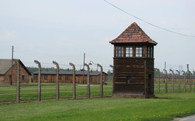 Oświęcim. Sąd jeszcze raz zajmie się sprawą Belgów, którzy z terenu Miejsca Pamięci Auschwitz zabrali elementy ogrodzenia byłego obozu