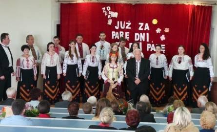 Podczas uroczystości zaśpiewał ukraiński chór "Dzwony Podola".