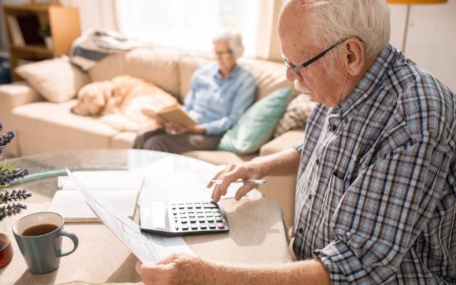 Dodatki do emerytur i rent dla seniorów w 2024 roku. Te świadczenia warto znać. Komu przysługują oraz ile wynoszą?