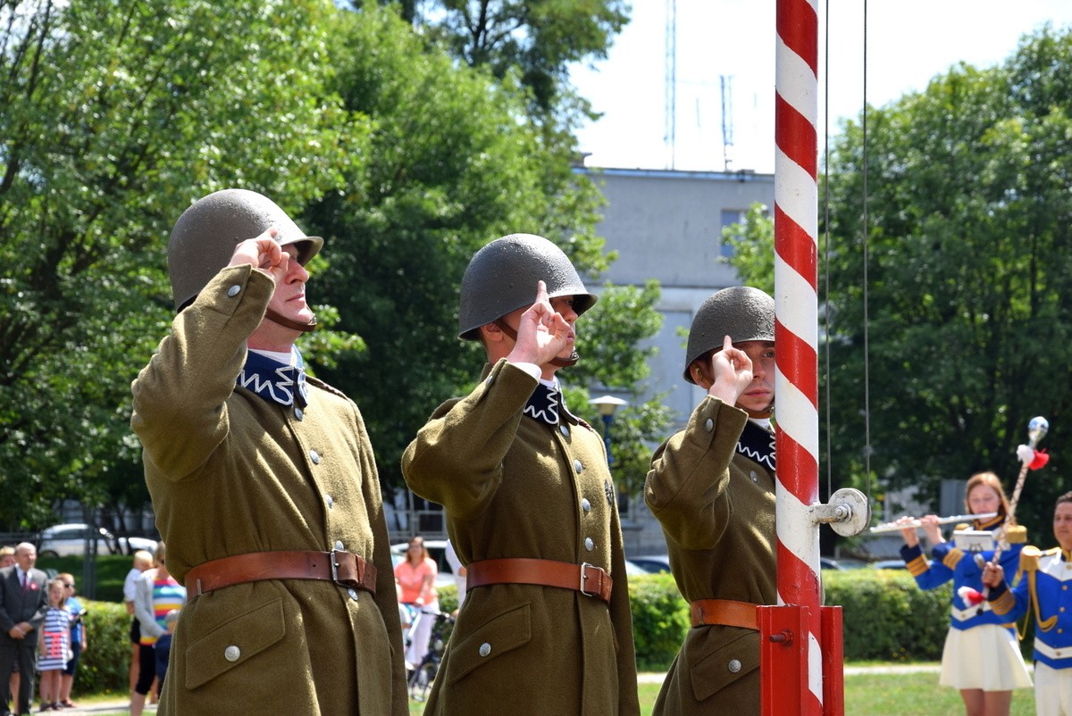 Święto Wojska Polskiego 2019: uroczystość złożenia kwiatów ...