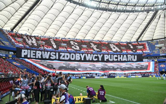 Pierwsza oprawa kibiców Wisły Kraków na finale Pucharu Polski z Pogonią Szczecin. Zdjęcia i wideo