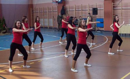W konkursie tańca nowoczesnego występowało 21 zespołów ze szkół podstawowych, gimnazjów i szkół ponadgimnazjalnych w dwóch kategoriach: show-dance oraz