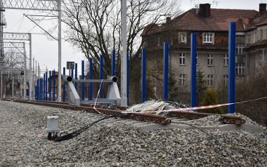Tak wygląda postęp prac przy remoncie linii kolejowej na odcinku Opole Główne - Opole Zachodnie.