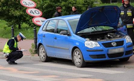 Wypadek w Skarżysku. Zderzyły się radiowóz i osobówka 
