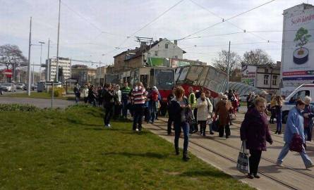 Na rondzie Jagiellonów doszło do wypadku z udziałem dwóch tramwajów.