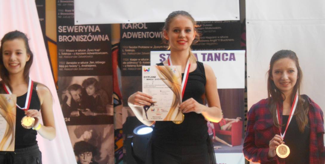 Od lewej Marta Grabowska, Monika Guzentzel i Agnieszka Kwiatkowska, które zajęły podium w kategorii solo dance show dla zawodniczek w wieku 14-15 la