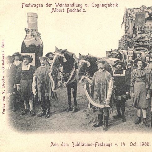Uczestnicy korowodu w 1900 r.