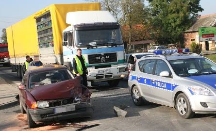 Jedna osoba ranna i trzy rozbite auta w wypadku w Tarnobrzegu - Wielowsi (zdjęcia)