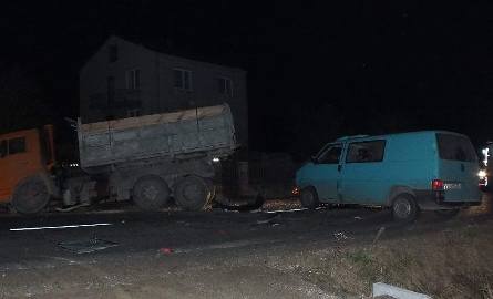 Wojciechów: Śmiertelne zderzenie z ciężarówką. Nie żyje jedna osoba  (nowe fakty)