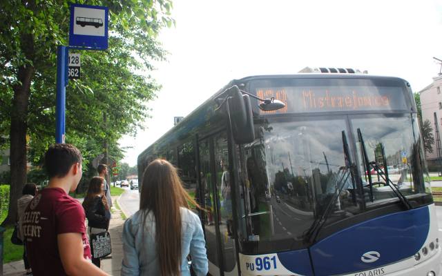 Kraków. Opóźnienia na linii autobusowej 128. Pasażer pisze, MPK odpowiada