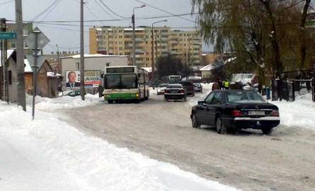Dwa autobusy zablokowały ulicę Gajową