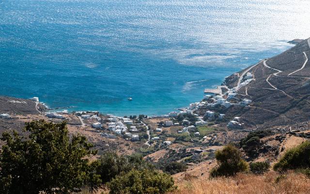 Tinos, czyli grecka oaza spokoju na majówkę 2024. Jak tam dotrzeć i co zobaczyć na wyspie? 
