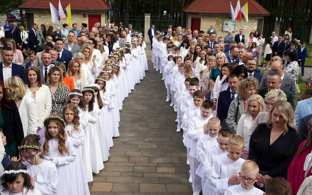 Pierwsze Komunie Święte w Olkuszu. To dla był nich wyjątkowy dzień! Ponad 70 dzieci pierwszokomunijnych w kościele św. Maksymiliana. Zdjęcia