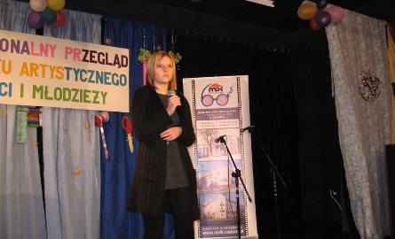 Karolina Czupryńska z gimnazjum numer 10 śpiewala piosenkę:”Szabada”