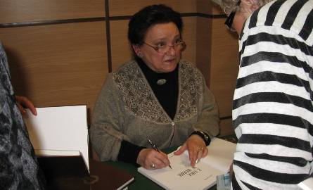 Izabella Mosańska podpisywała swoją monografię "Z lirą w herbie".