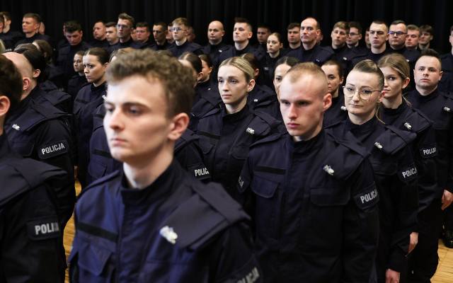 Pierwsze ślubowanie policjantów w tym roku. W szeregi małopolskiego garnizony wstąpiło 113 nowych funkcjonariuszy