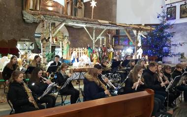 Koncert kolęd w wykonaniu Orkiestry Dętej w kościele pod wezwaniem świętego Brata Alberta w Sędziszowie