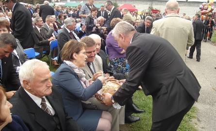 Chlebem podzielono się między innymi z minister Ewą Kopacz