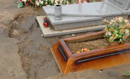 Na gorzowskim cmentarzu zapadły się groby (zdjęcia)