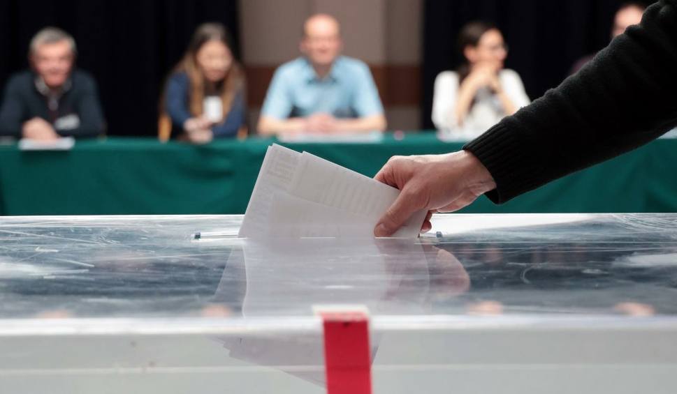 Film do artykułu: Wybory 2024. II tura wyborów samorządowych w Małopolsce. Trwa głosowane