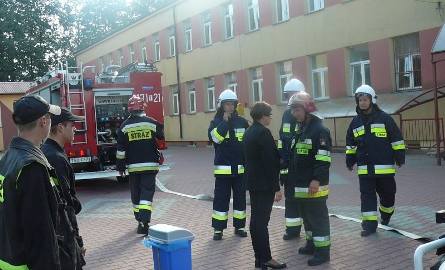 Na miejsce przyjechały jednostki Ochotniczej Straży Pożarnej z terenu gminy.