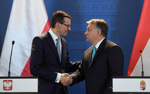 Prof. Csaba Gy. Kiss: Polska idzie podobną drogą co Węgry. Choć są poważne różnice 