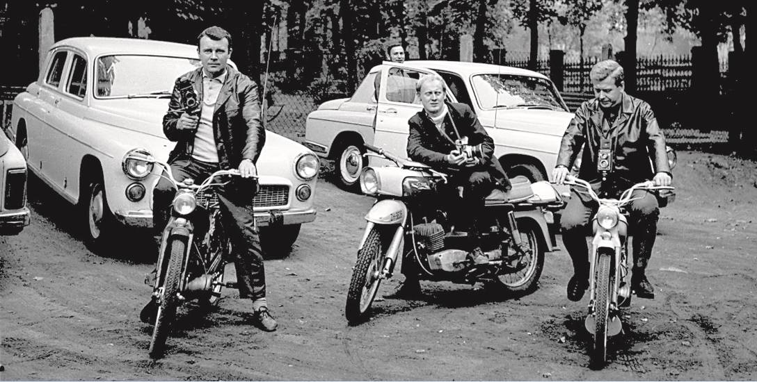 Fotoreporterzy naszej Gazety: Bronisław Bugiel (z lewej) i Tomasz Gawałkiewicz kilkadziesiąt lat temu. Sami na zdjęciach występowali raczej rzadko..