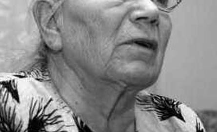 Urodziła się 15 sierpnia 1929 roku w Równem, a w 1950 roku zaczęła pracować w Stoczni Gdańskiej. W 1978 roku została jedną ze współzałożycielek Wolnych