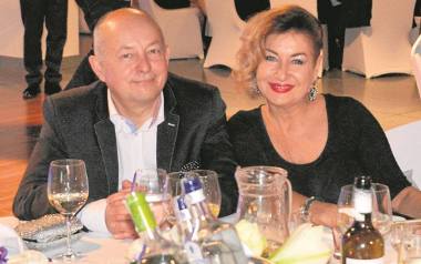Znana stomatolog Beata Soś-Sidor z mężem na Trzecim Świętokrzyskim Balu Filantropów.