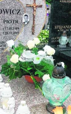 Piotr został pochowany w Andrychowie, w rodzinnym grobowcu, gdzie leży jego biologiczny tata.