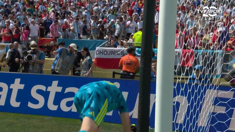Flagi "Chojnice" i "Elbląg" na finale mistrzostw świata. Polacy wydali fortunę, by obejrzeć mecz. A Lewandowski w loży