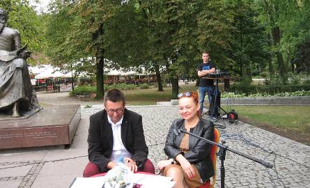 Nad Czytaniem czuwają Beata Drozdowska i Marcin Rusek.