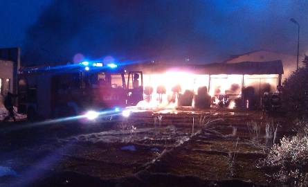 Potężny pożar w Tychowie. Trwa akcja ratownicza